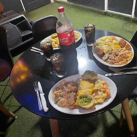 Tiger Hostel Medellín Kültér fotó