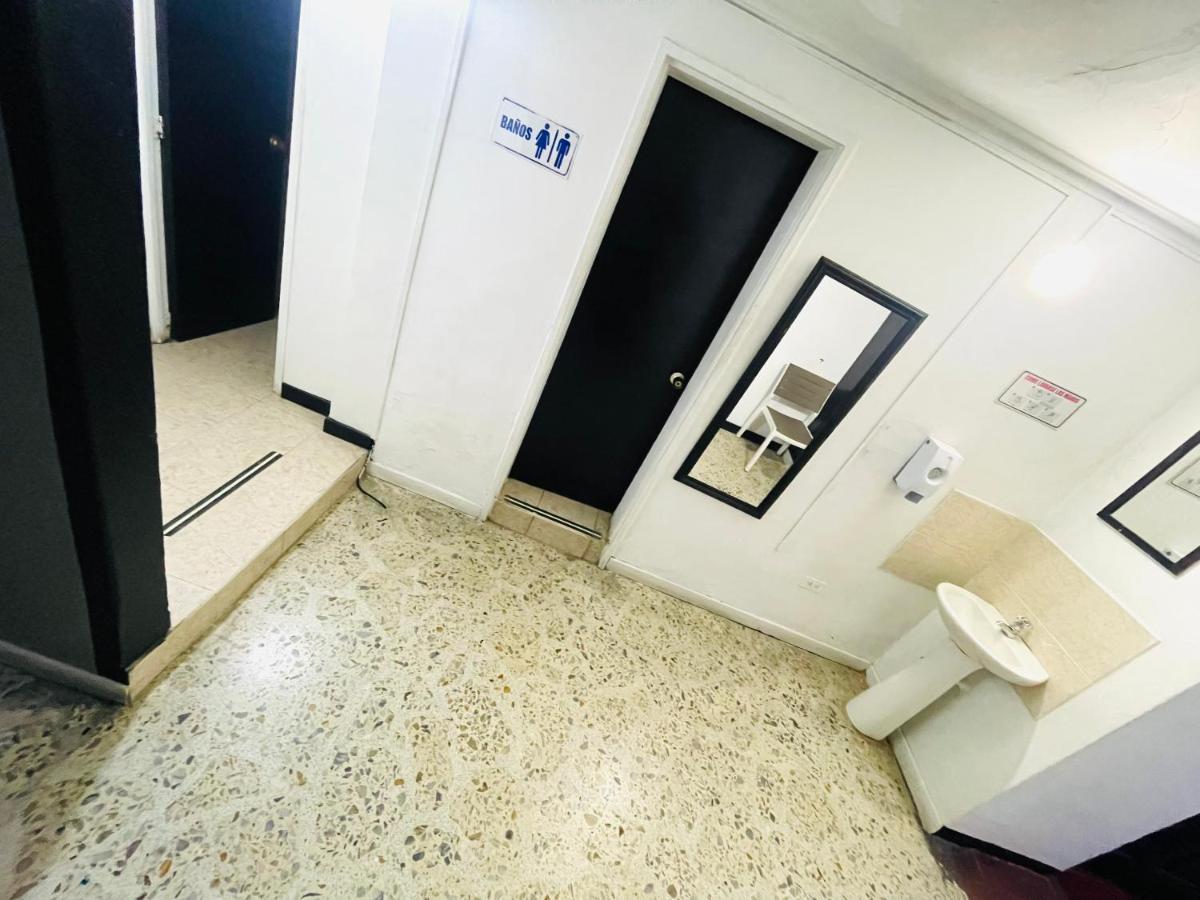 Tiger Hostel Medellín Kültér fotó